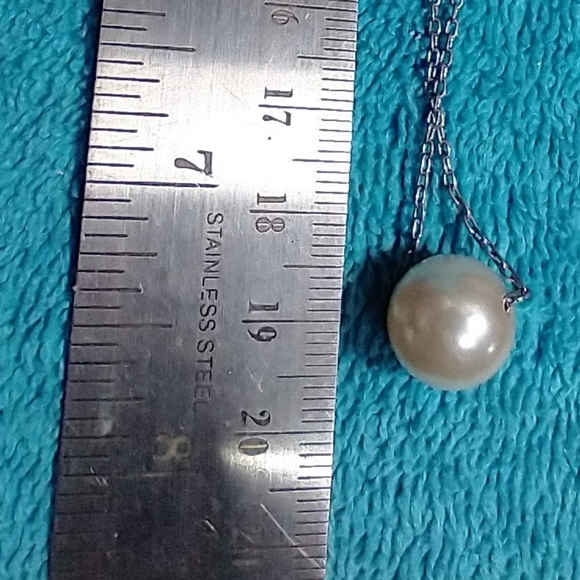 Elegant Silvertone Faux Pearl Necklace vintage - Picture 2 of 4